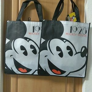 Disney tote bad por shopping or gift bag.